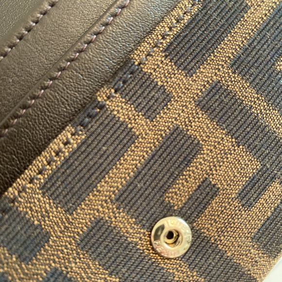 Fendi zucca wallet with gold logo and tortoiseshell. - Picture 7 of 16